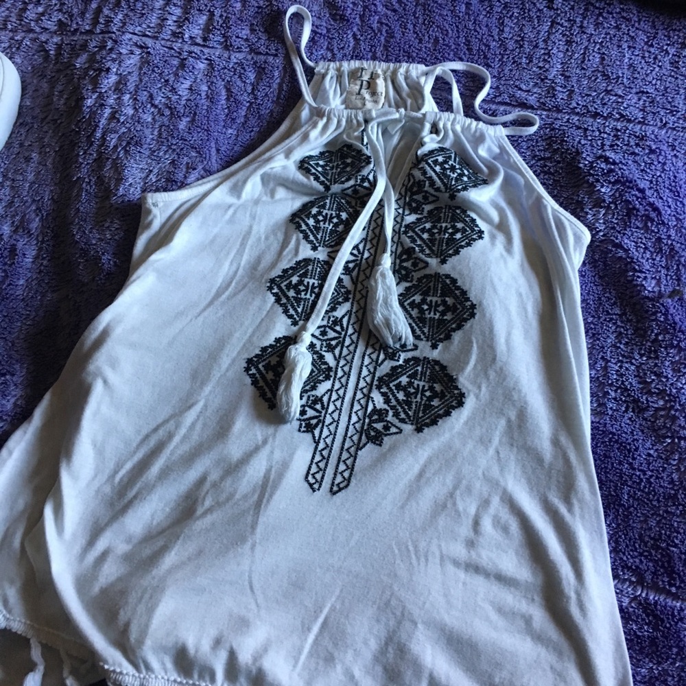 6 barely worn tops.  Each top is 10$